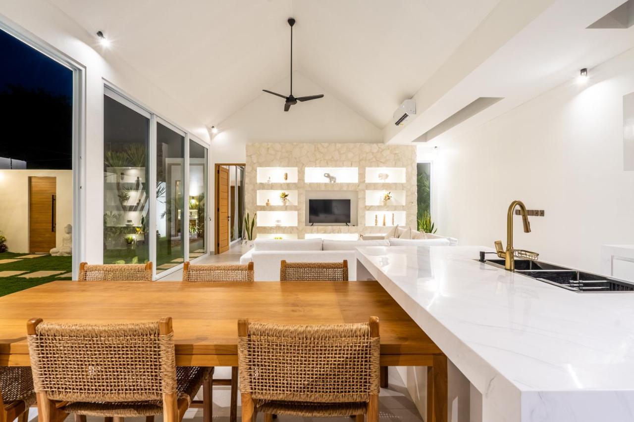Casa Blanca Villa By Betterplace Uluwatu  Exterior photo